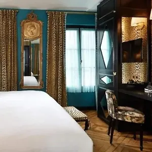 De Jobo 4*, Paris France