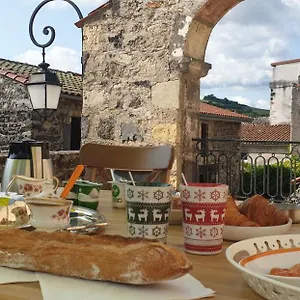 La Tour Noble Bed & Breakfast