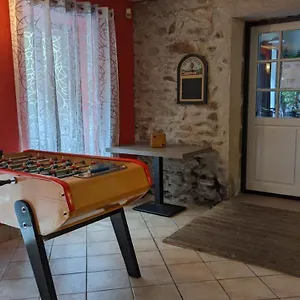 D'hotes Les Lits Des Fees Bed & Breakfast